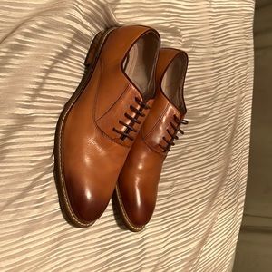 Vince Camuto Dress shoes size 10. Excellent condition